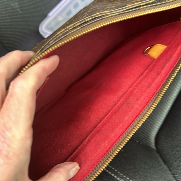 Louis Vuitton Viva Cite Monogram Canvas GM handbag - Picture 9 of 12